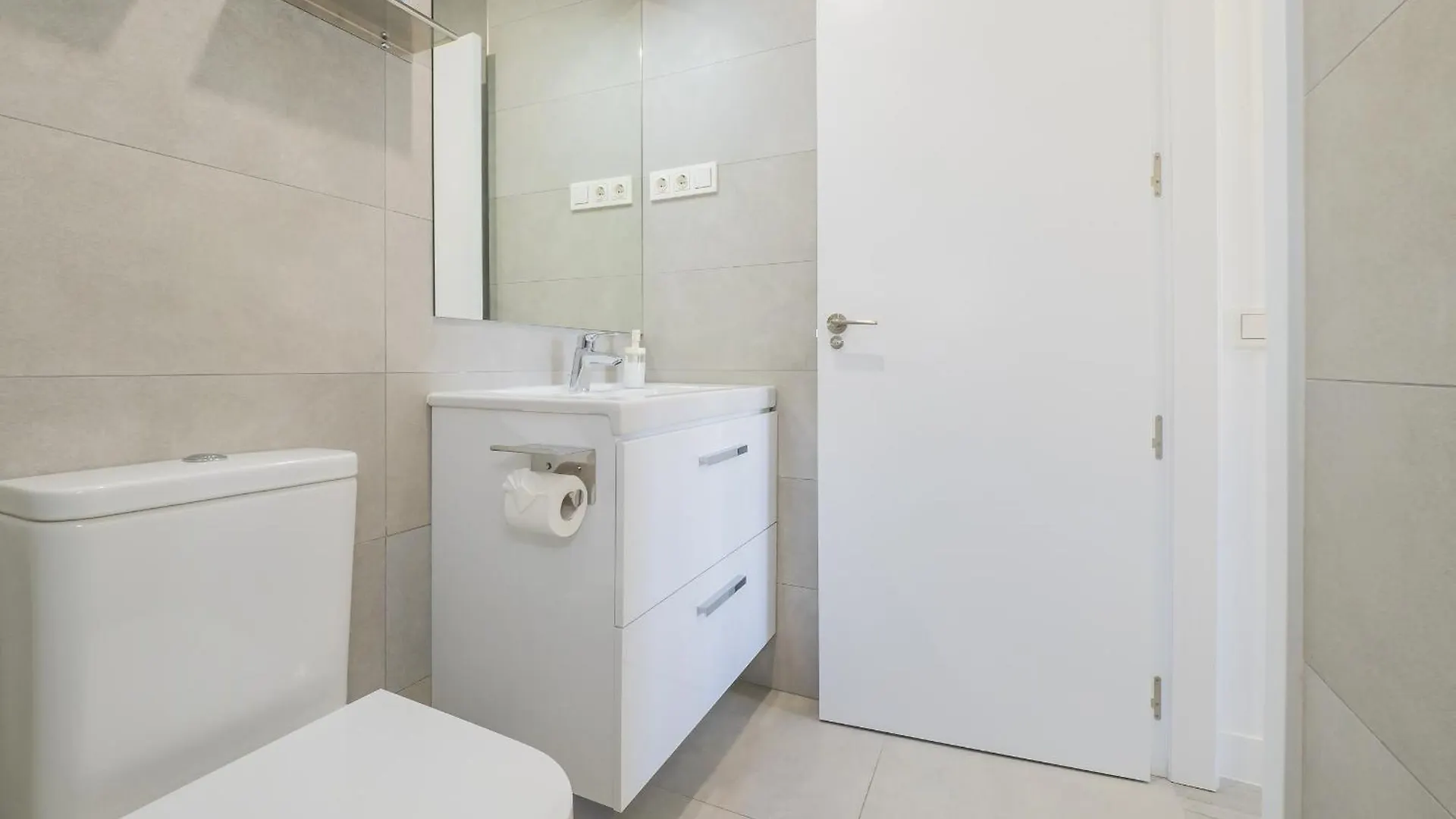 Cubo'S Urban Sky Martiricos Malaga Apartment 14 0*,  ספרד
